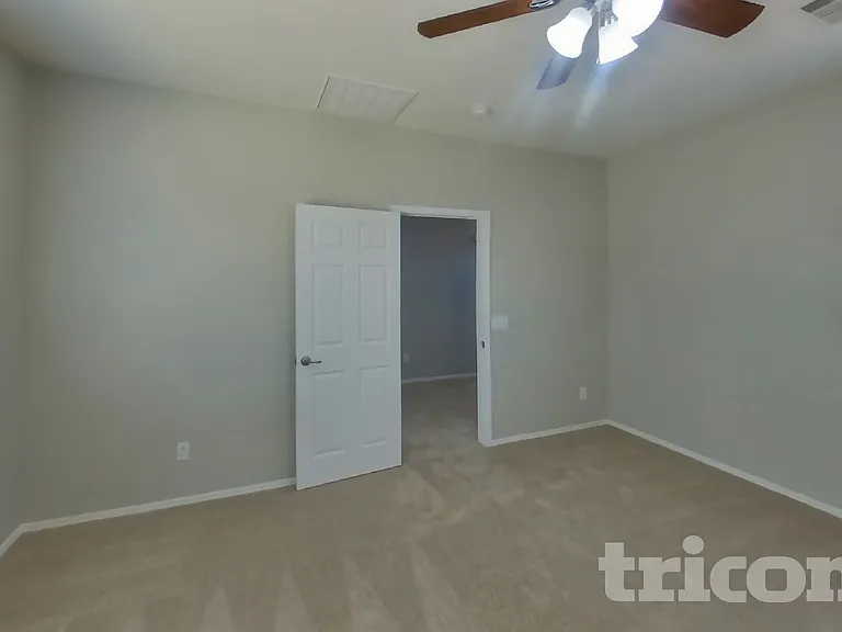 10208 W Wier Ave — Photo 8