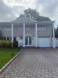 14 Foxwood Road, Old Bethpage, NY, 11804