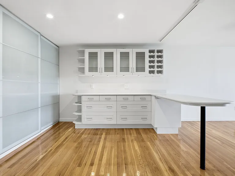 190 Beacon St #7 — Photo 4