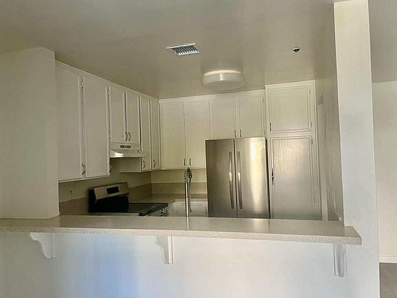 Breakfast bar off of kitchen