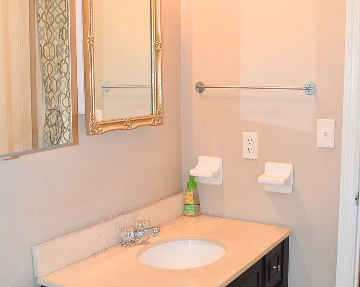 2105 Hobson Ct — Photo 11
