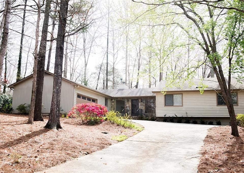 1st image of 2564 Woodland Path