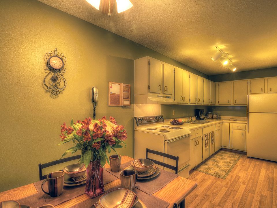 2nd image of 709 E Anamosa St APT 306