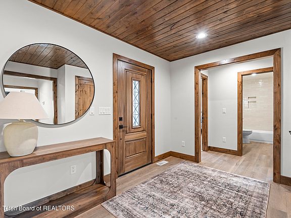 5th image of 84 Lookout Cir