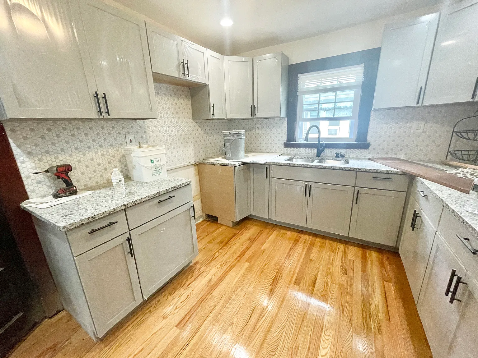 3 bed, 1200 sqft, $3,500 — Photo 3