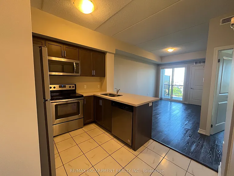 640 Sauve St #509 — Photo 3