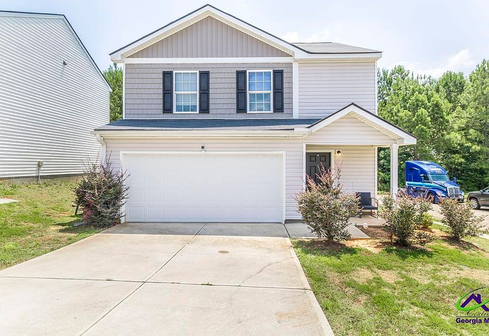 1st image of 221 Hawthorn Trl