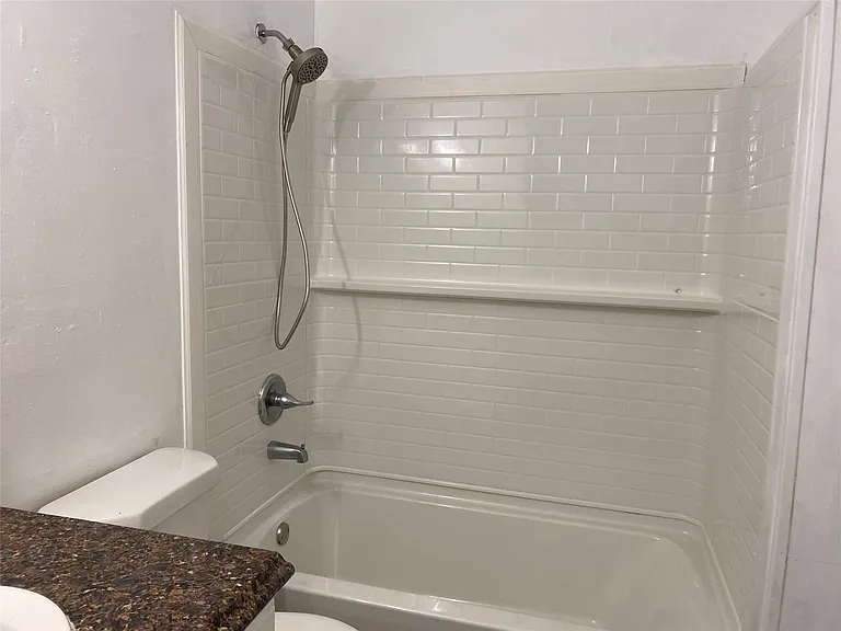 5002 Blue Spruce Cir #A — Photo 18