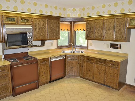 4th image of 4406 98th Street Cir W