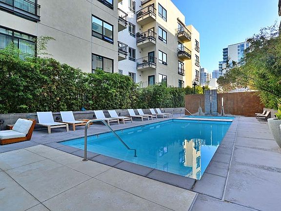 5th image of 889 Date St Unit 316