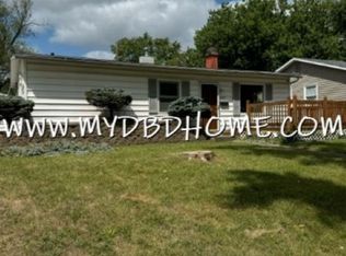 5225 Riviera Dr, Fort Wayne, IN 46825