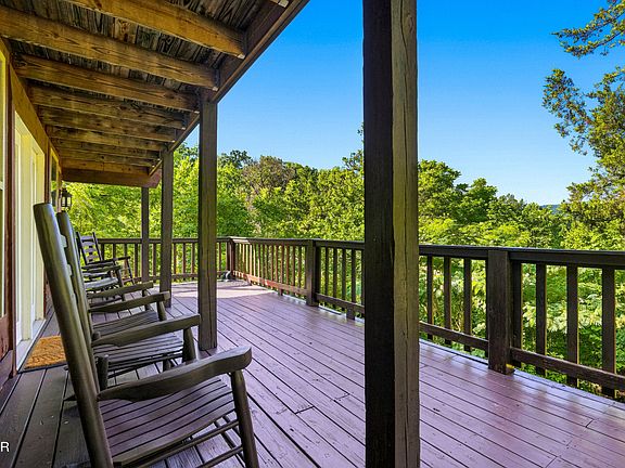3rd image of 1455 Honey Oaks Way