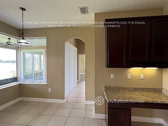 3rd image of 934 Home Grove Dr