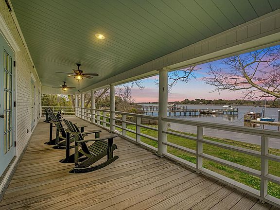 2nd image of 201 River Rd.