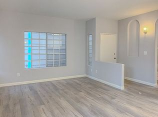 17726 Kinzie St UNIT 11, Northridge, CA 91325