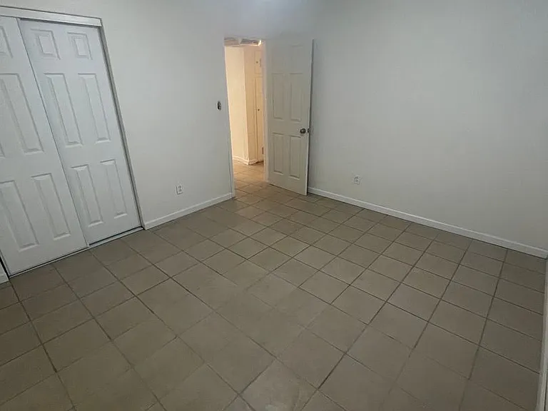 1117 Jefferson St — Photo 7