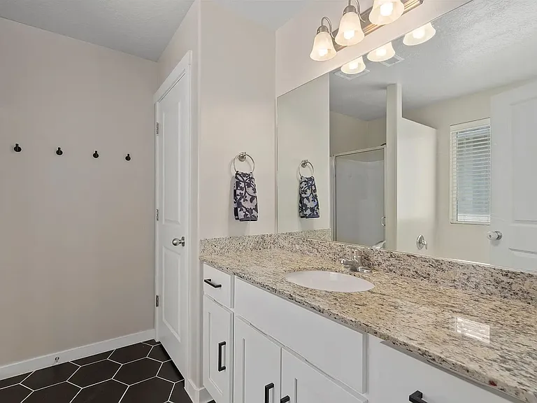 1596 N Cordoba Dr — Photo 16
