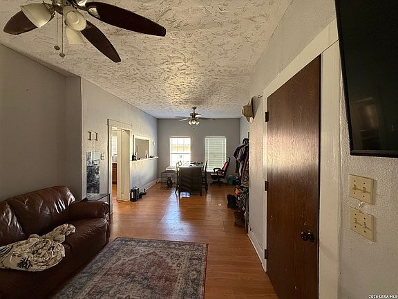 3rd image of 11865 Briggs