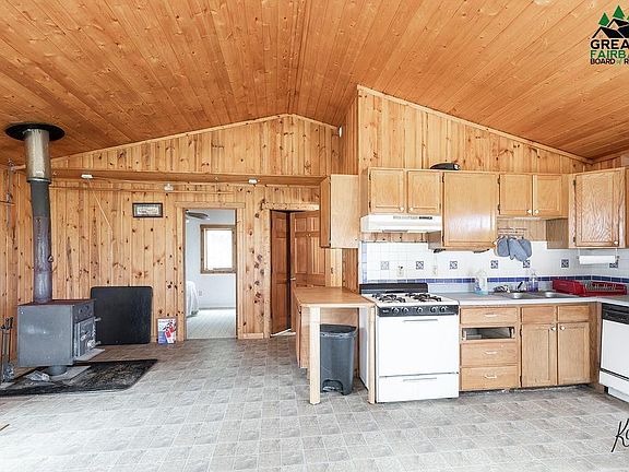 4th image of 7387 Grayling Ave