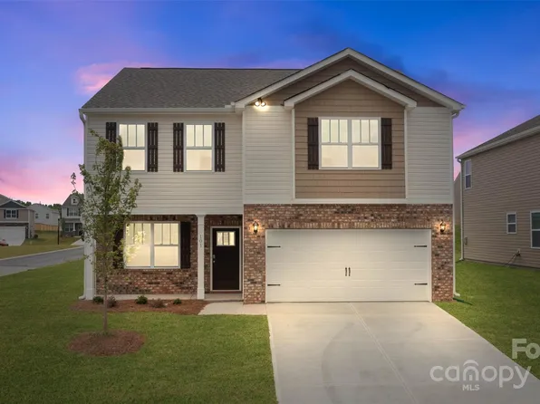 97 Woodvale Dr, Waynesville, NC 28786