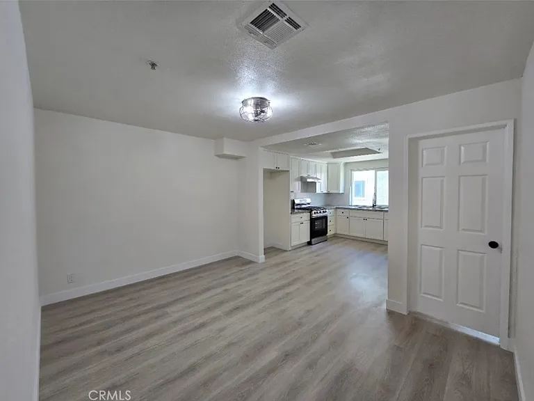 76 Harkness Ave — Photo 7