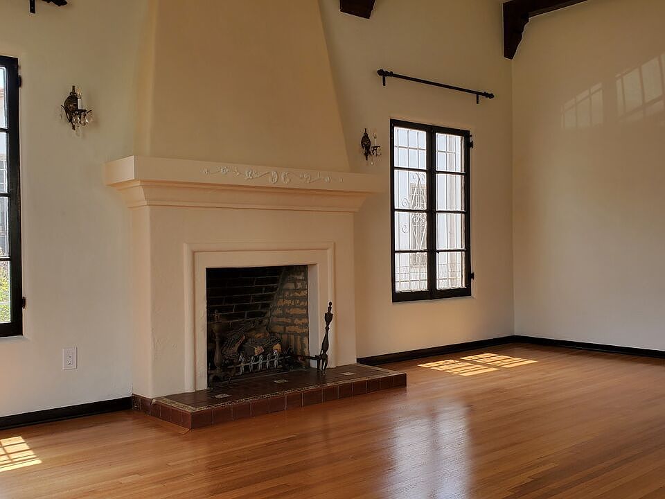 1st image of 445 N Detroit St
