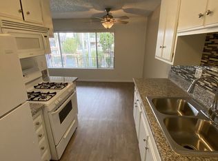 365 W Wilson St APT 18, Costa Mesa, CA 92627