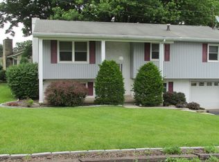 703 Ruskin Dr, Altoona, PA 16602