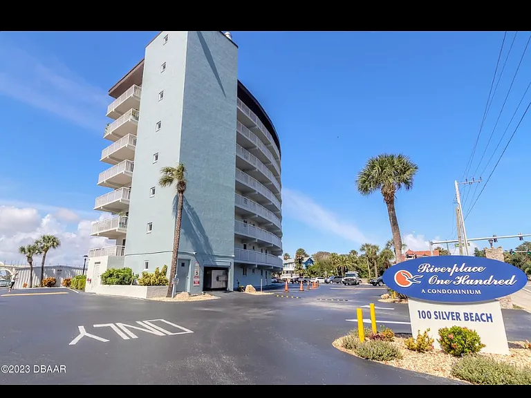100 Silver Beach Ave — Photo 11