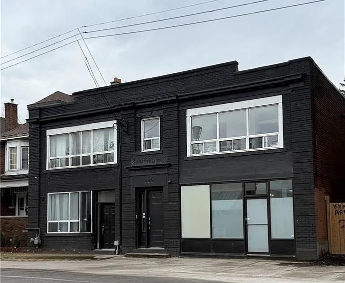 590 Main St E #4 — Photo 1