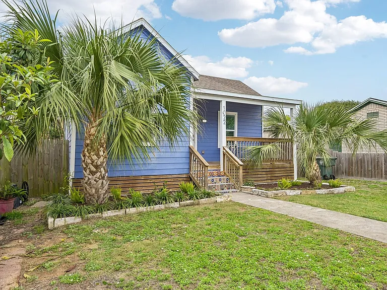 1022 Avenue L — Photo 37