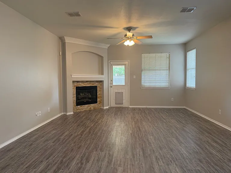 7905 Seven Oaks Ln — Photo 15