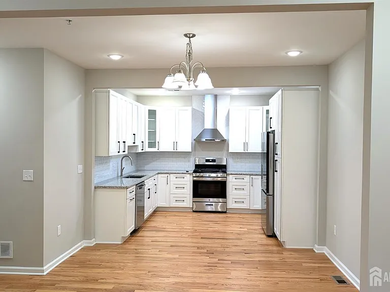 120 Forest Dr — Photo 5