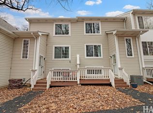 283 W Whispering Oaks Ln, Round Lake, IL