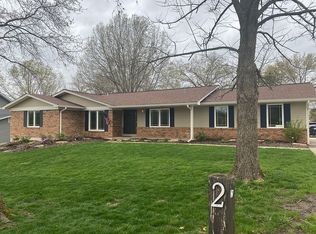 2 Walnut Park Ct, Saint Peters, MO 63376