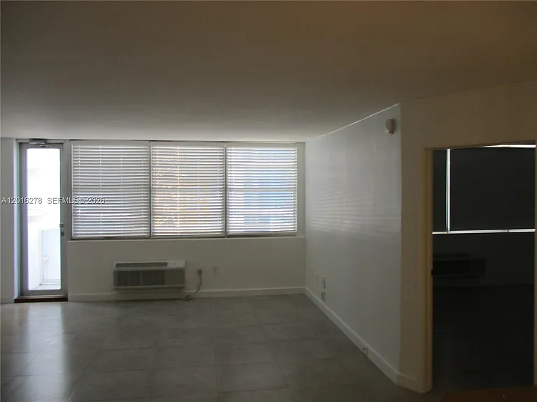 5313 Collins Ave #1111 — Photo 22