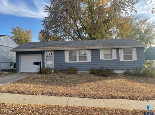 3809 E Claudette Dr, Sioux Falls, SD 57103