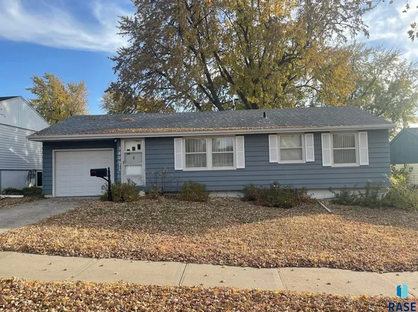 3809 E Claudette Dr, Sioux Falls, SD 57103