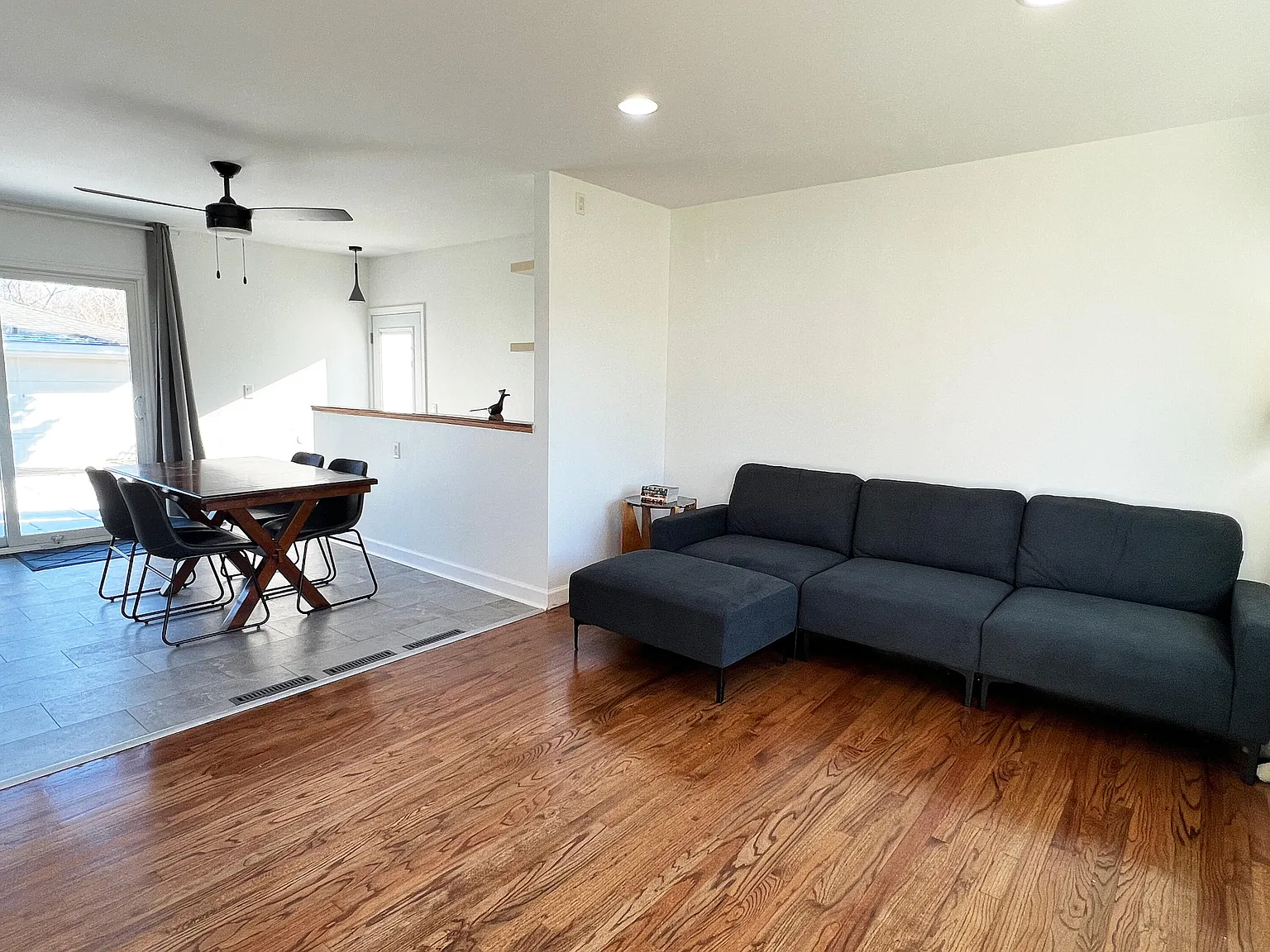 3 bed, 2.0 bath, 1050 sqft, $2,875 — Photo 4