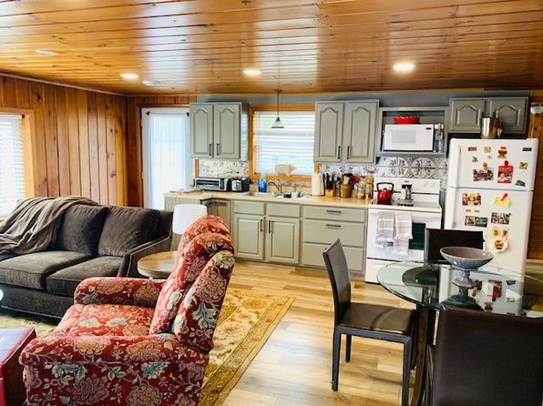 W7530 Shorewood Ter, Delavan, WI 53115