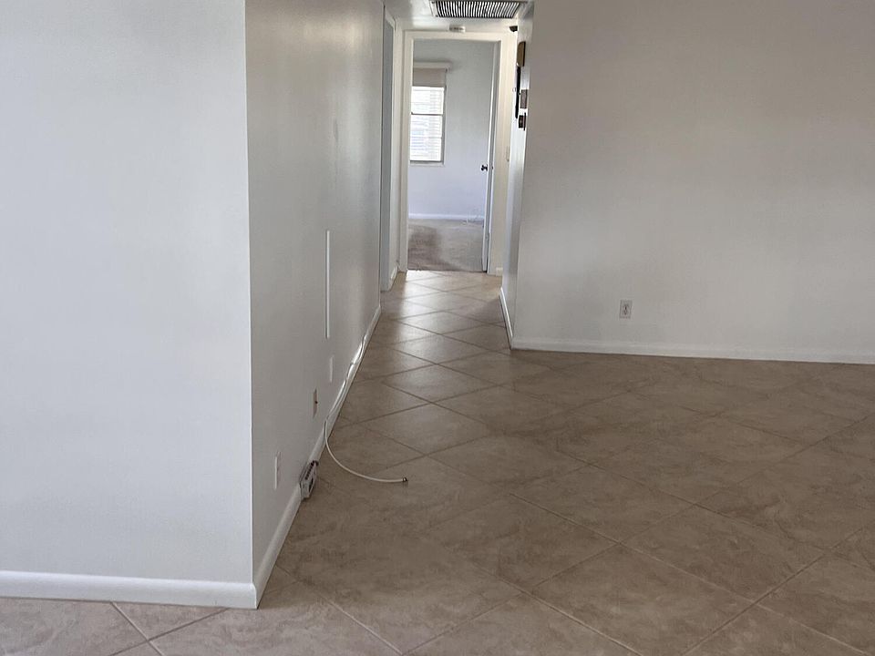 1st image of 304 Mansfield Dr #H