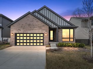 54925 Camden Ct, Utica, MI