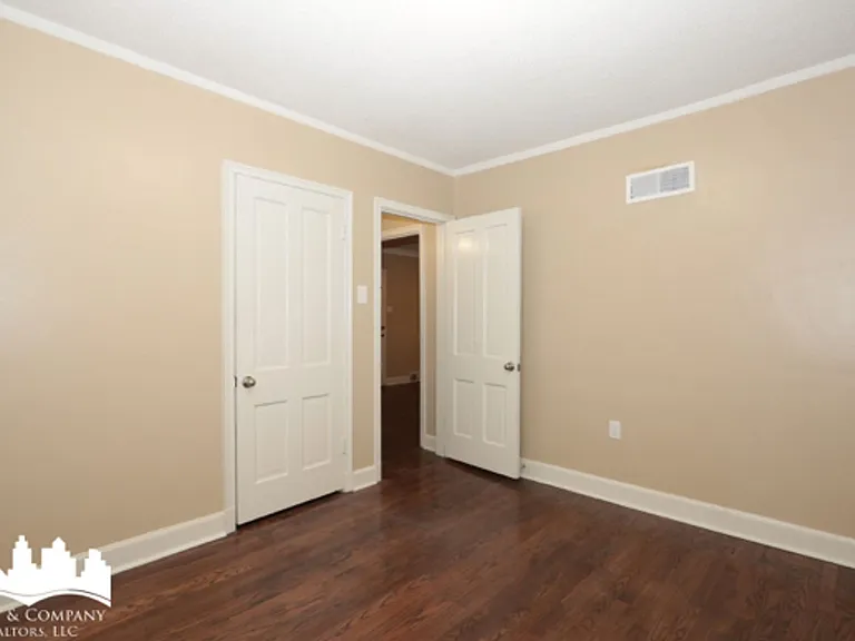 905 Parkhaven Ln — Photo 12