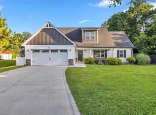 630 Osprey Landing Dr, Holly Ridge, NC 28445