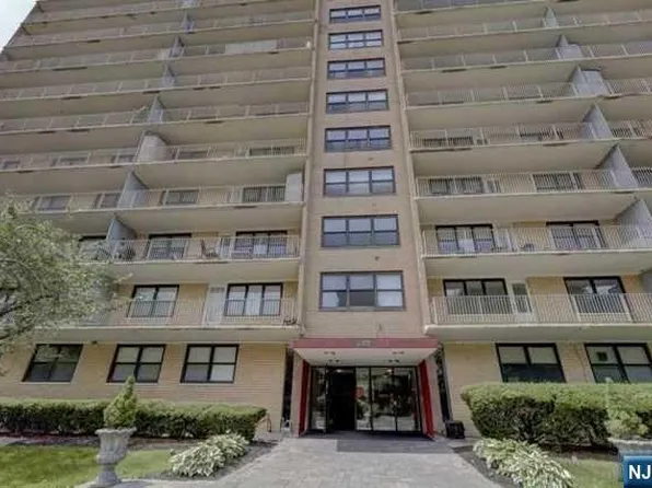 285 Aycrigg Ave APT 15C, Passaic, NJ 07055
