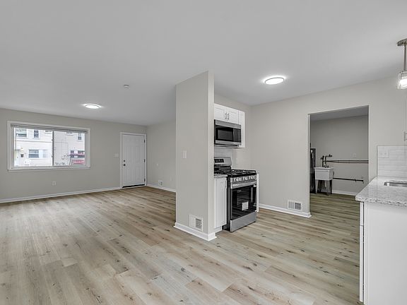 4th image of 2331 Deerfield Ct