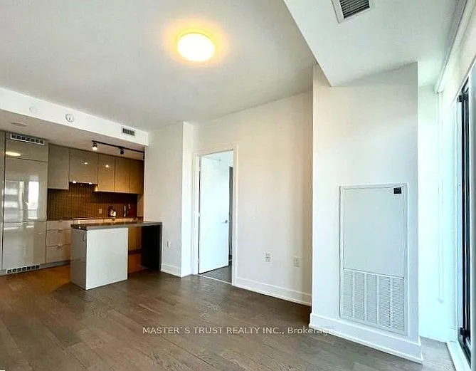 7 Grenville St W #5203 — Photo 8