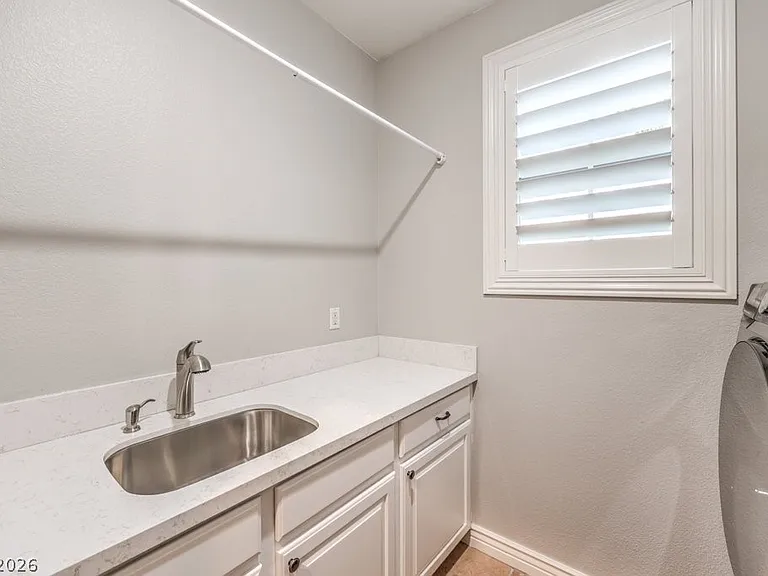 2849 Soaring Peak Ave — Photo 37