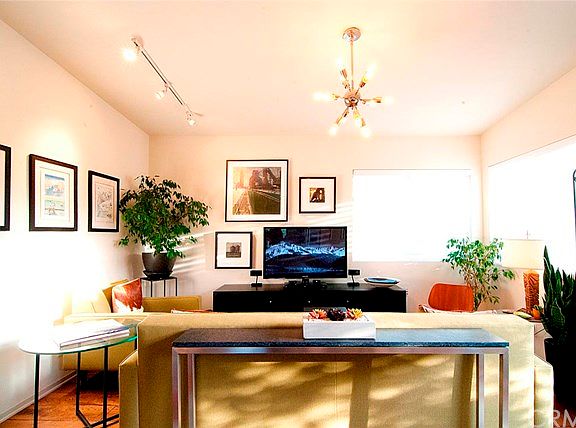3rd image of 535 Bernard St