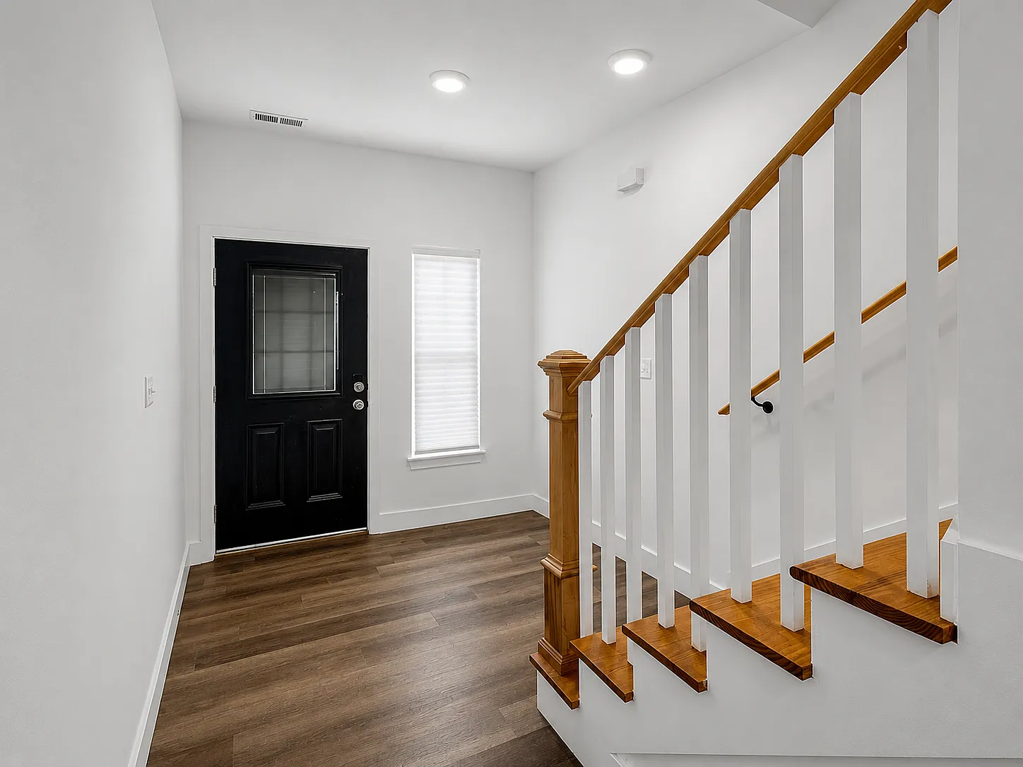 3 bed, 1672 sqft, $2,050 — Photo 2